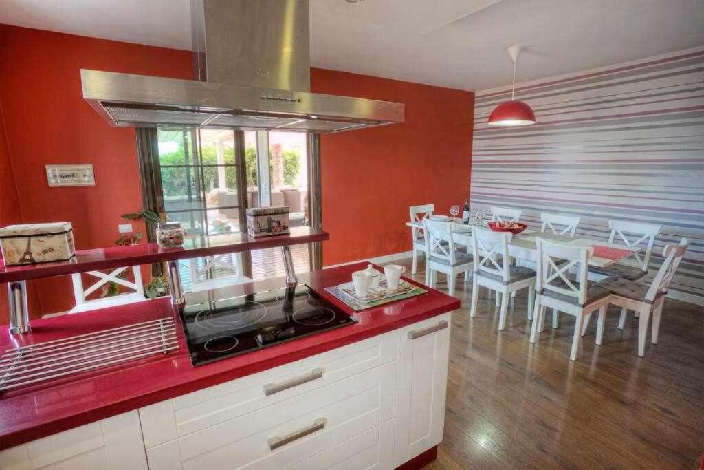 Villa Cobas Con Piscina Y Privada Triquivijate Extérieur photo