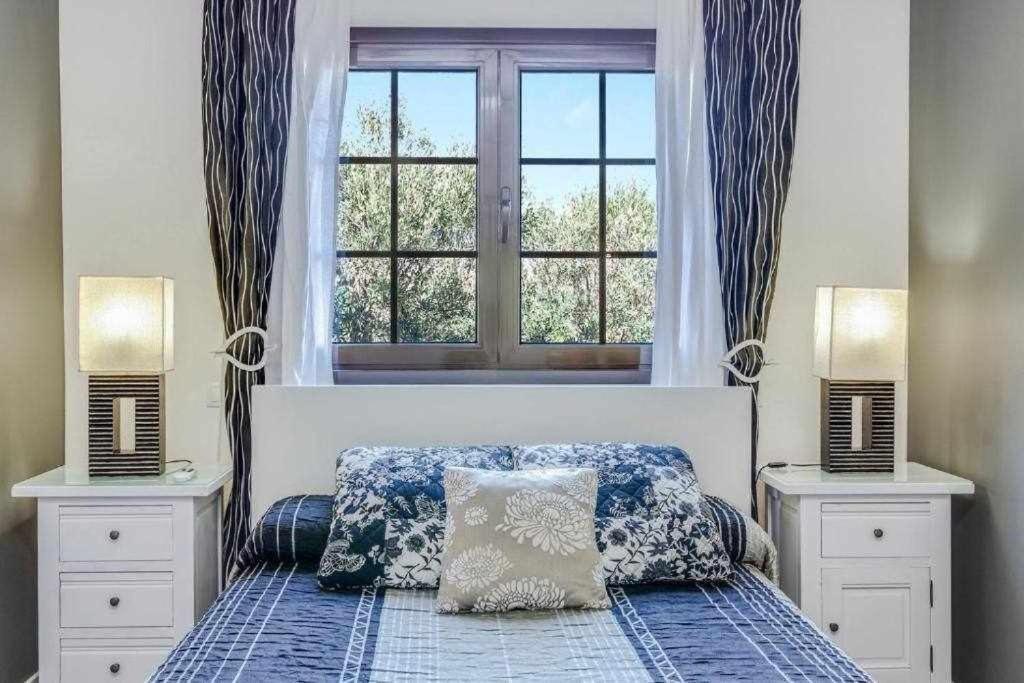 Villa Cobas Con Piscina Y Privada Triquivijate Extérieur photo