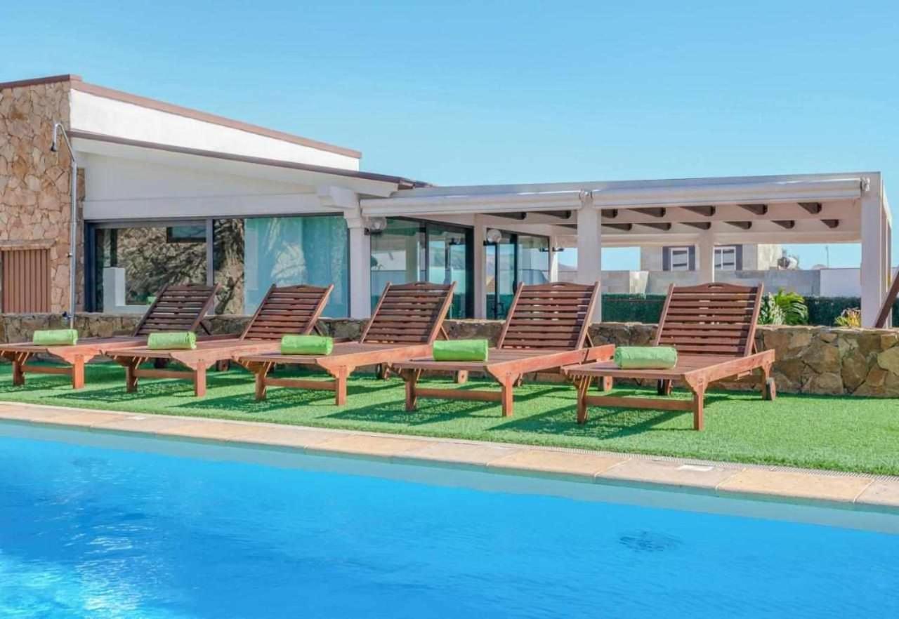 Villa Cobas Con Piscina Y Privada Triquivijate Extérieur photo