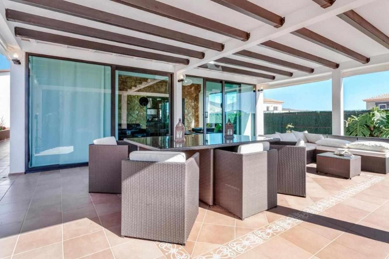 Villa Cobas Con Piscina Y Privada Triquivijate Extérieur photo