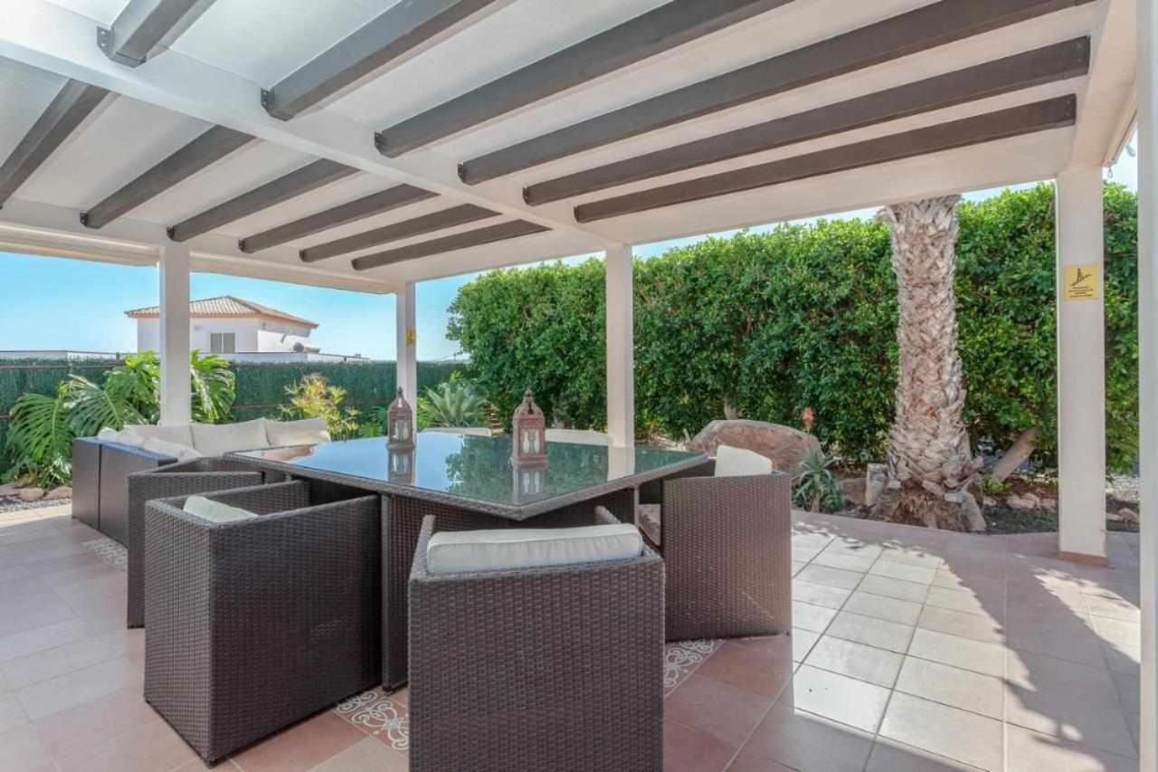 Villa Cobas Con Piscina Y Privada Triquivijate Extérieur photo